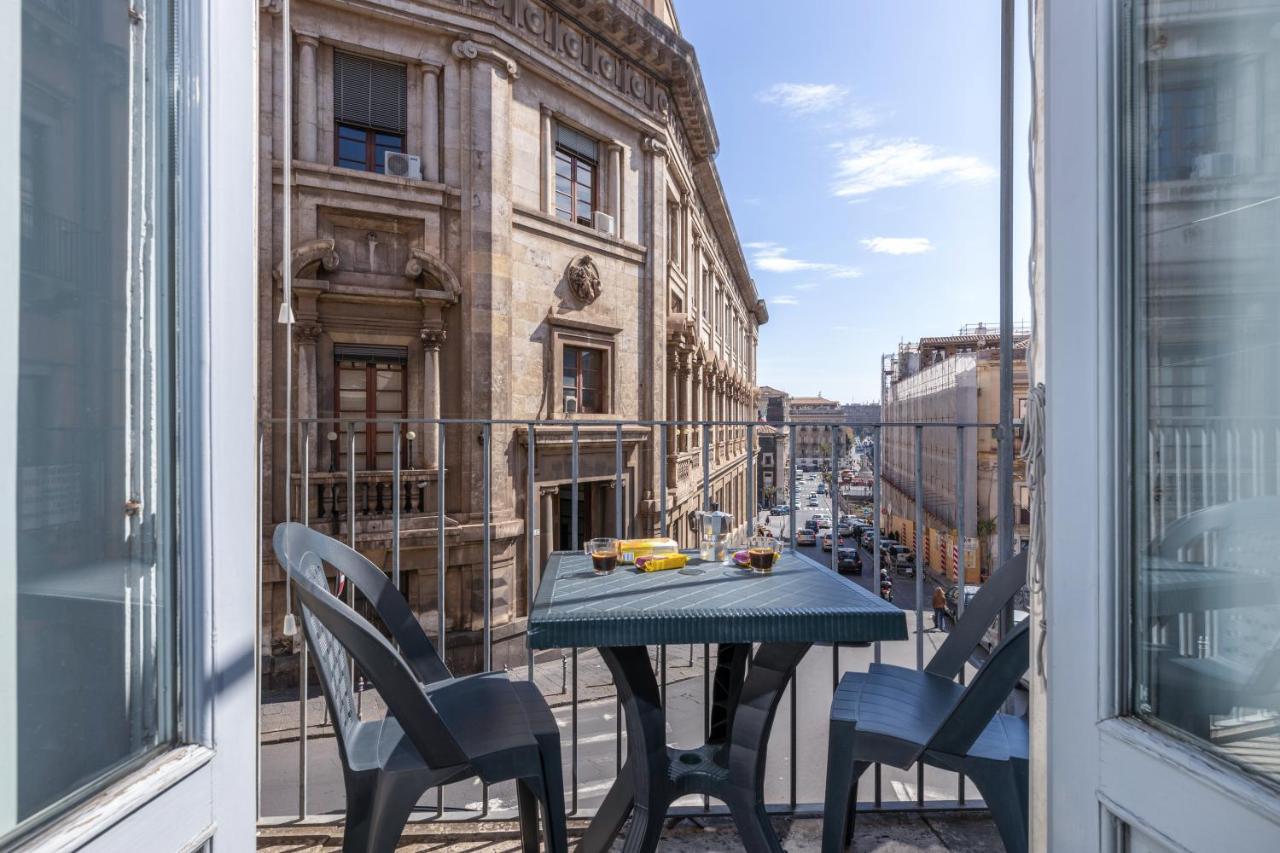 Апартаменты La Casa Di Carta In Piazza Stesicoro Катания Экстерьер фото