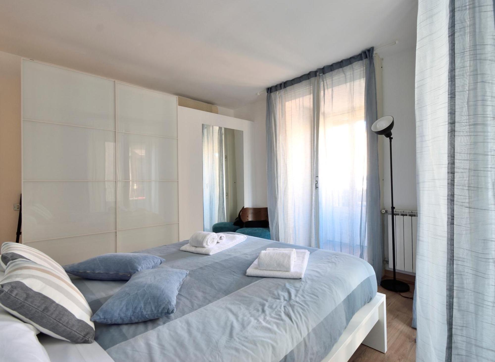 Апартаменты La Casa Di Carta In Piazza Stesicoro Катания Экстерьер фото