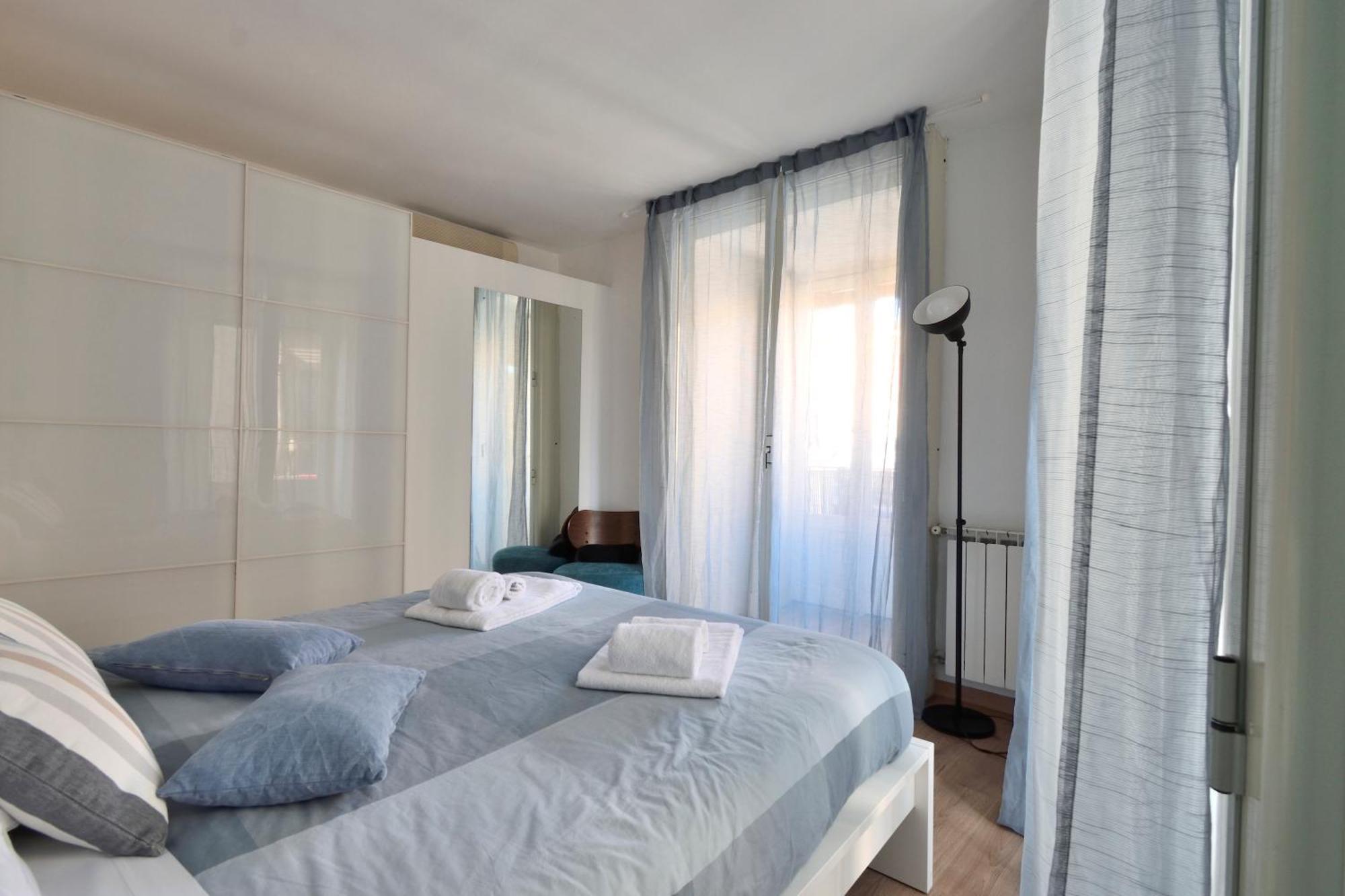 Апартаменты La Casa Di Carta In Piazza Stesicoro Катания Экстерьер фото