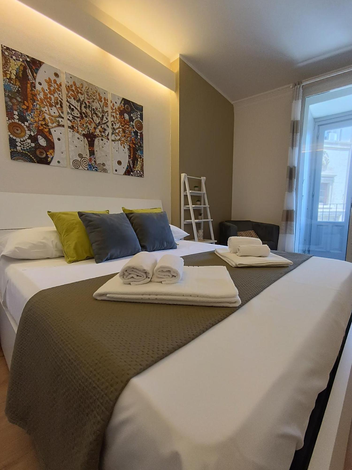 Апартаменты La Casa Di Carta In Piazza Stesicoro Катания Экстерьер фото