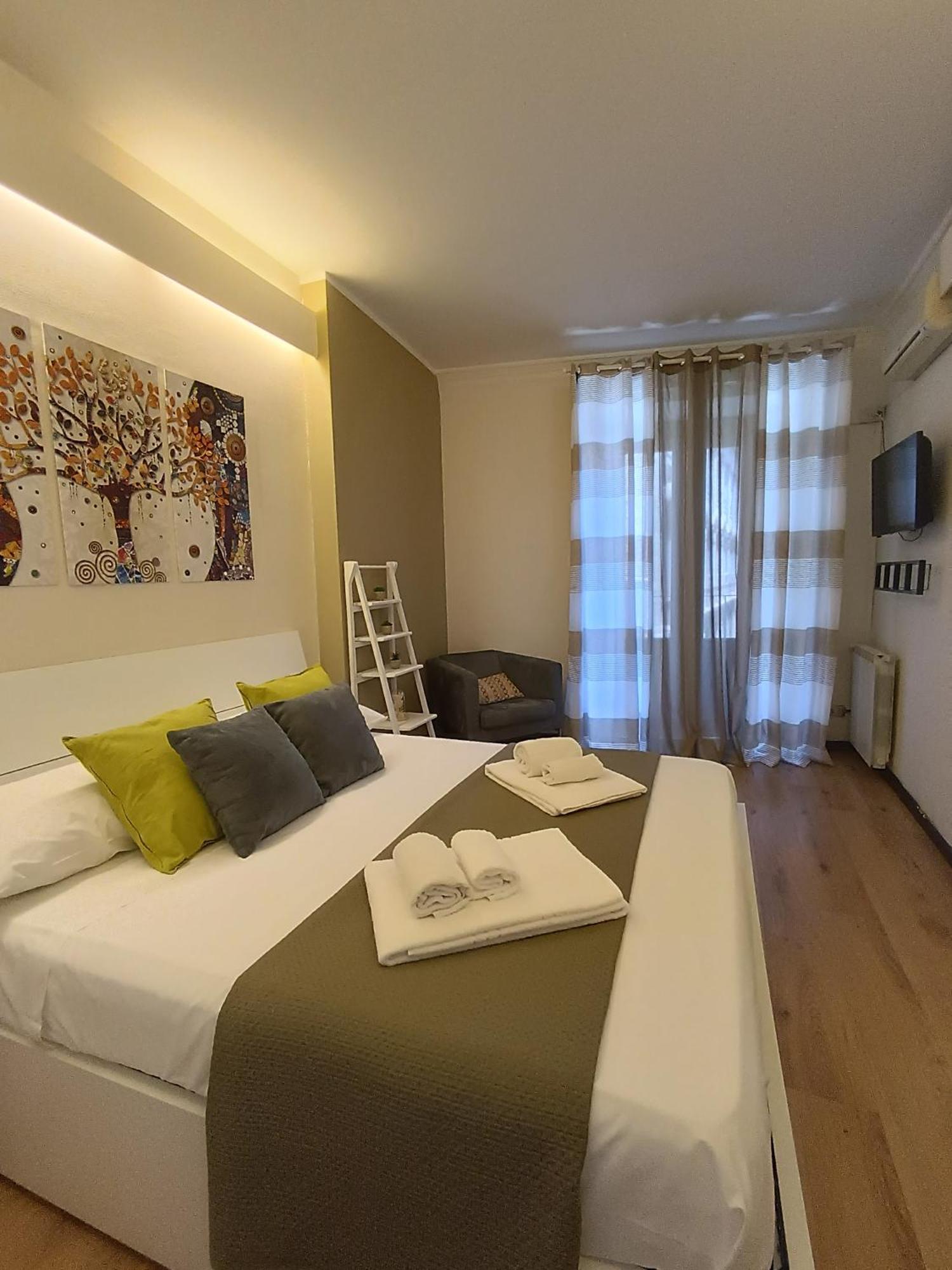 Апартаменты La Casa Di Carta In Piazza Stesicoro Катания Экстерьер фото