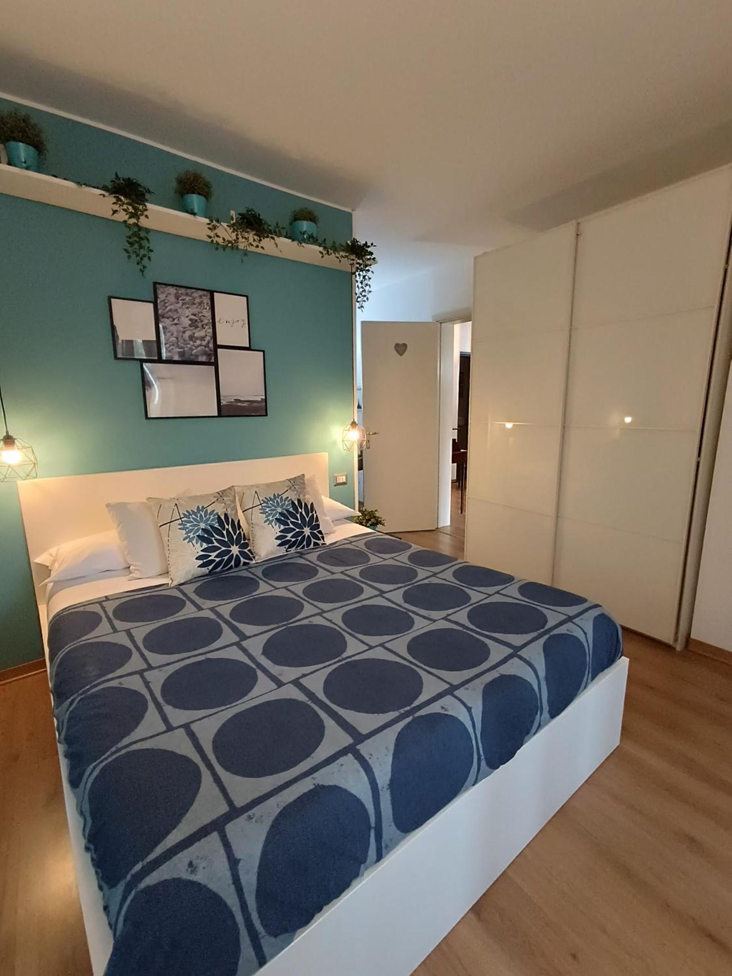 Апартаменты La Casa Di Carta In Piazza Stesicoro Катания Экстерьер фото