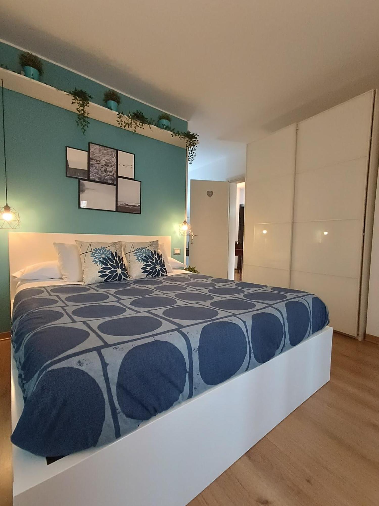 Апартаменты La Casa Di Carta In Piazza Stesicoro Катания Экстерьер фото