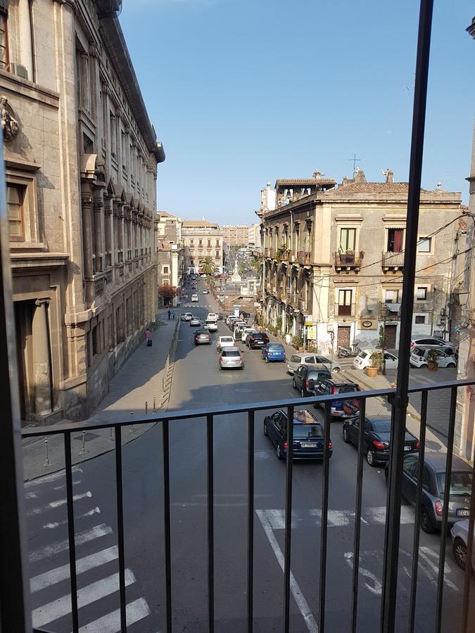 Апартаменты La Casa Di Carta In Piazza Stesicoro Катания Экстерьер фото
